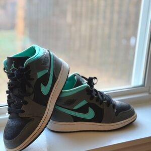 Nike AirJordan Kids' Black and Teal Sneakers